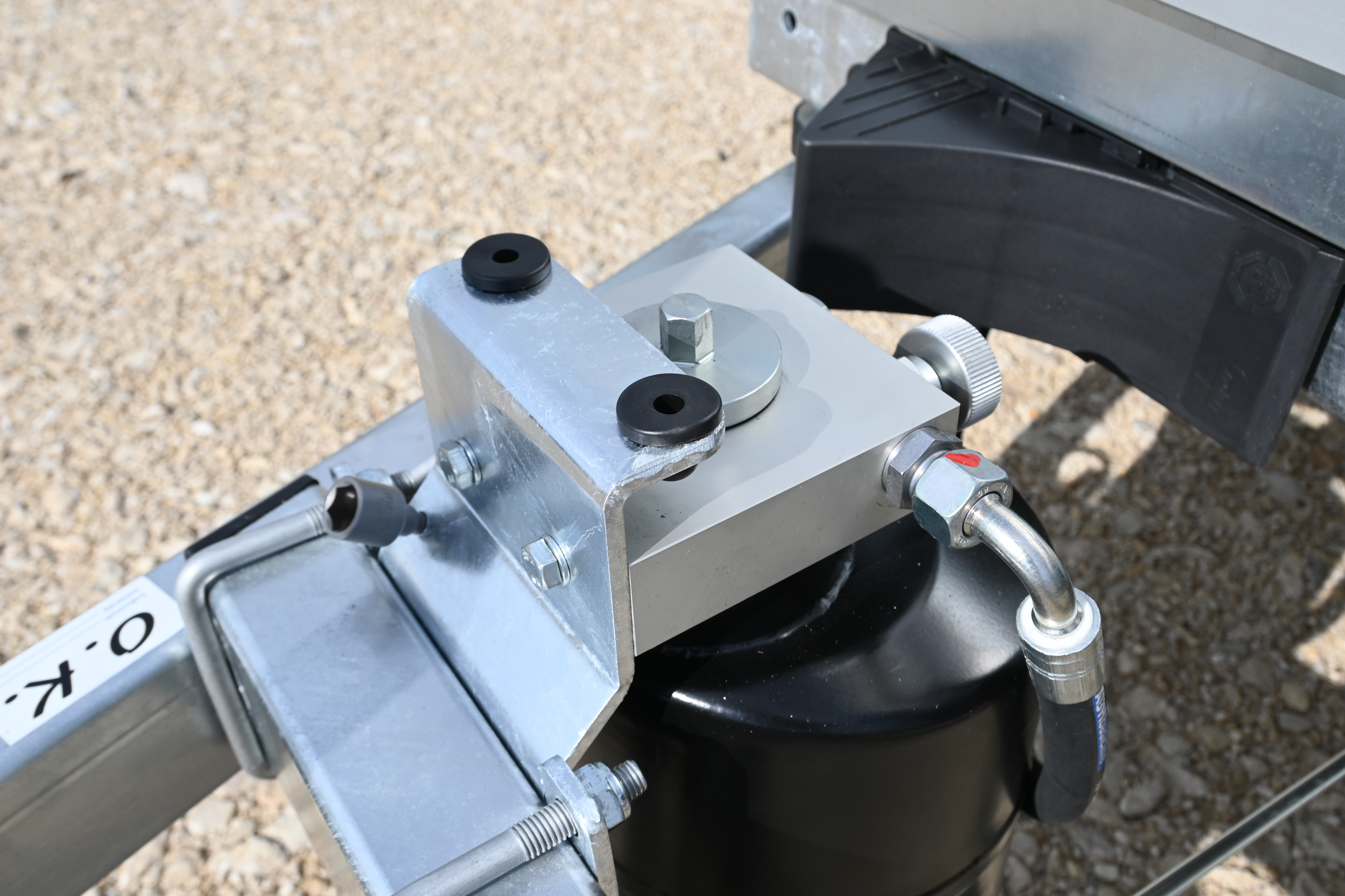 Akkuschrauber-Pumpe für manuellen Kipper Nachrüstung inkl Montage in  Niedersachsen - Ovelgönne, Gebrauchte Auto-Anhänger kaufen