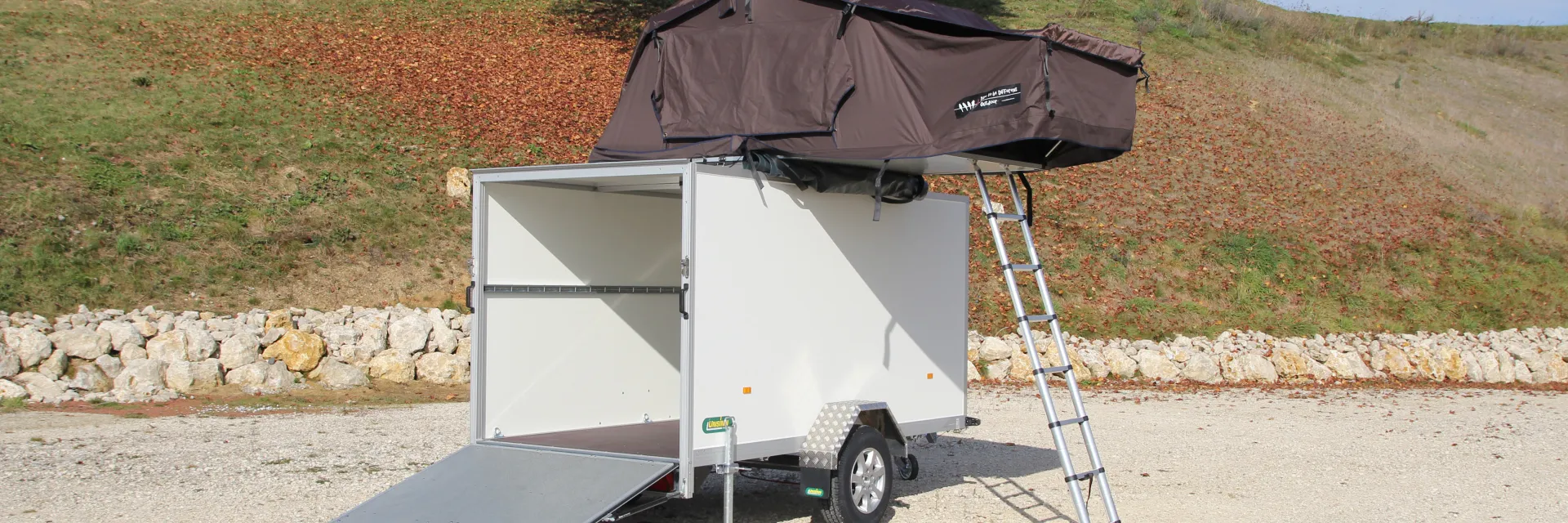 UNSINN Anhänger Farfalla Camper mit Dachzelt