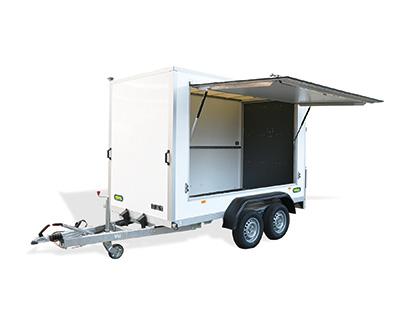 Seitenklappe in Fahrtrichtung links mit 2 Gasfedern, Windstützen und außenliegendem Drehstangenverschluss, Öffnungsmaß B x H = 2500 x 1440 mm