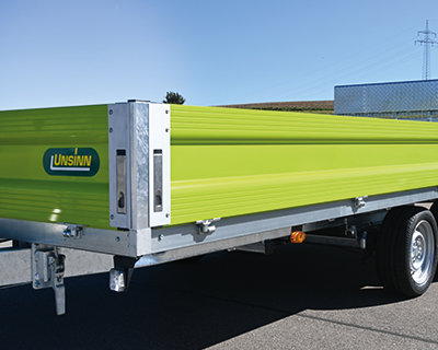 Bordwandprofil aus Aluminium für Bordwandaufsatz in Sonderfarbe (RAL) pulverbeschichtet,
Einfassungen Aluminium eloxiert, IL x IB 3150 x 1800 mm (Aufpreis)