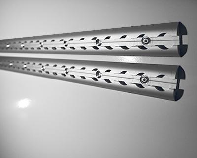 Airlineschiene aufgesetzt, doppelreihig an der linken Seitenwand montiert, IL 2560 mm