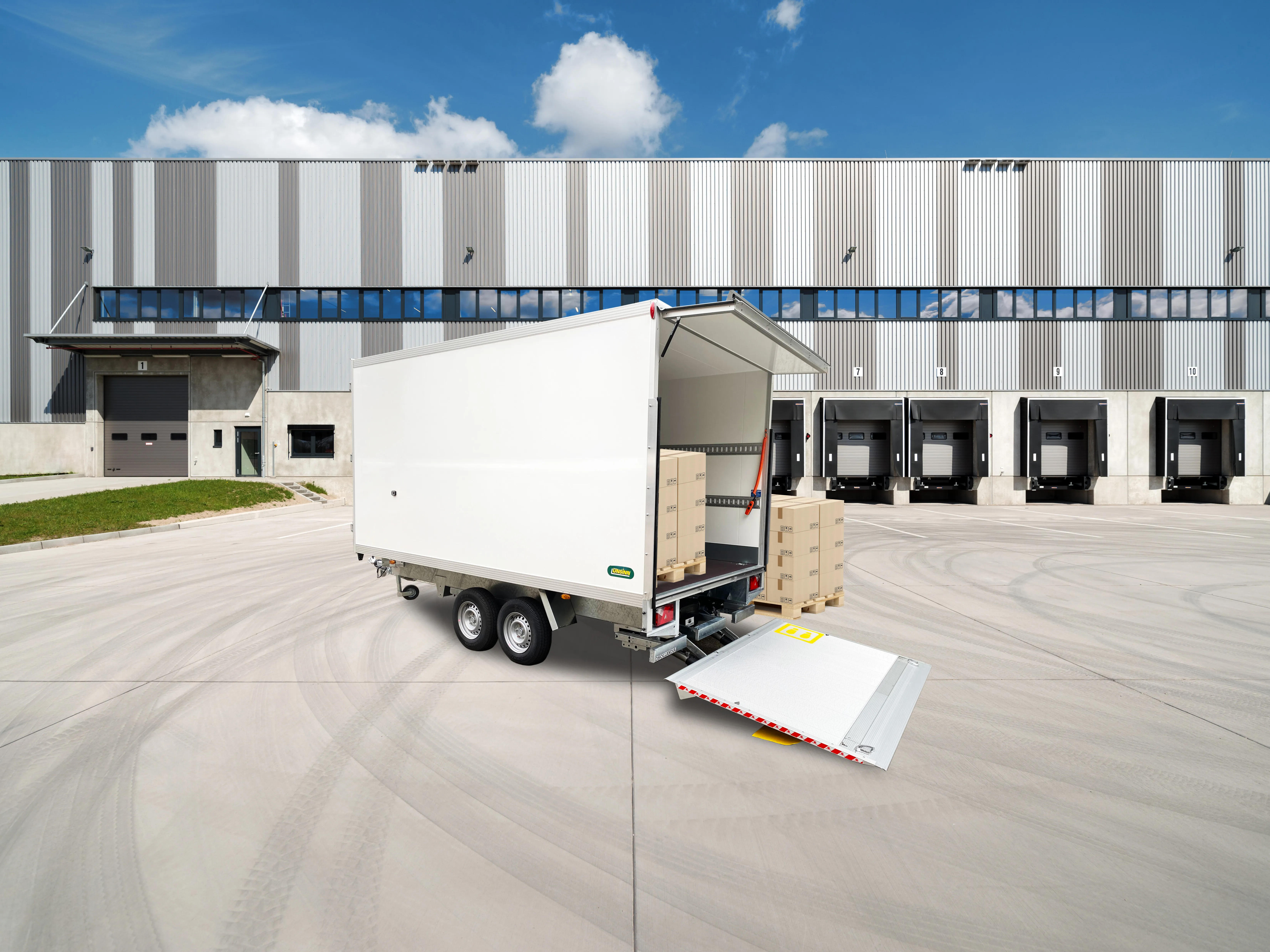 UNSINN Hebebühnenanhänger